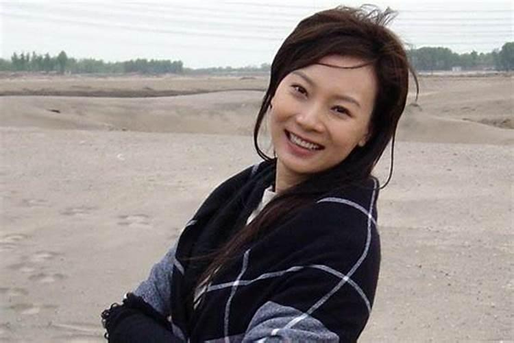黄依依李耀小说是什么名字啊