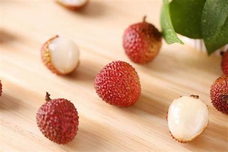 如何根据命卦来摆放办公桌物品？
