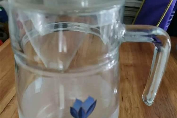 水杯怎样摆放可以化门煞？