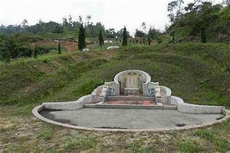 风水中墓地选址是东为尊还是西为尊