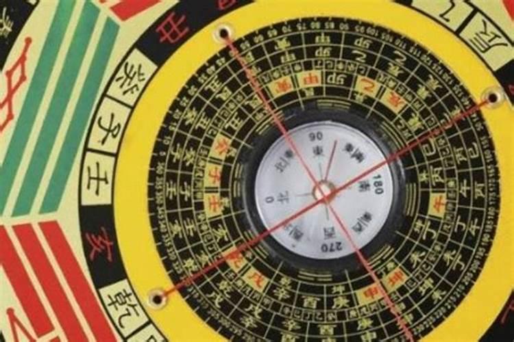 江湖上给人看相算命的人叫什么人？
