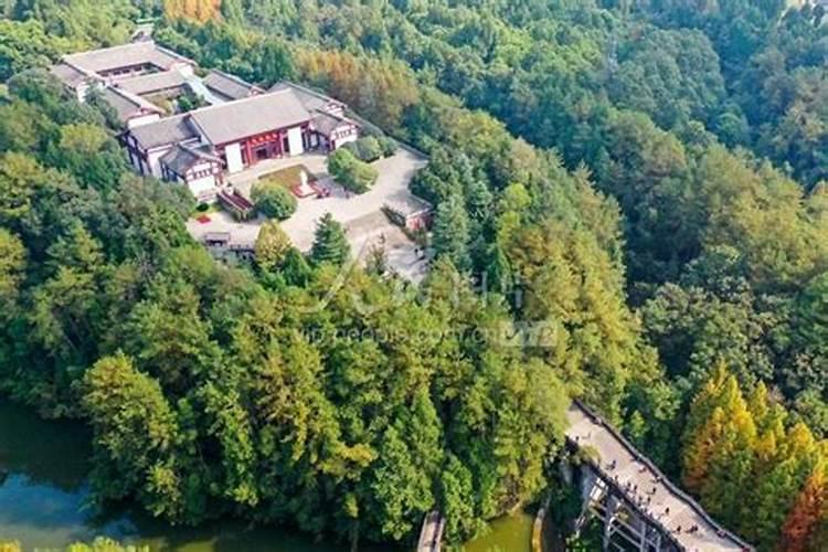 向读者介绍河南的旅游景点 介绍一个河南著名景点作文