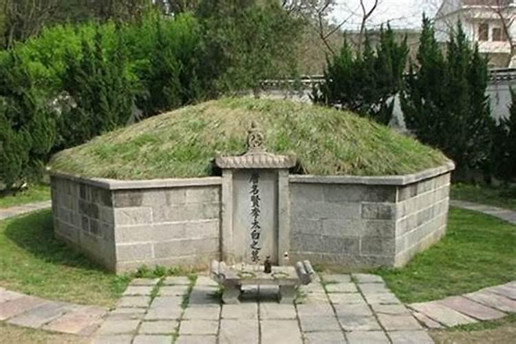 祖坟上放一物后代富贵,在祖坟哪里上一柱大香最好？