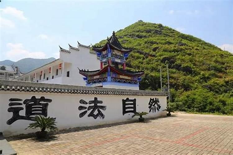 我想请问一下沭阳龙庙附近的朋友,你们那里有女儿结婚跟父母的岁数有关...