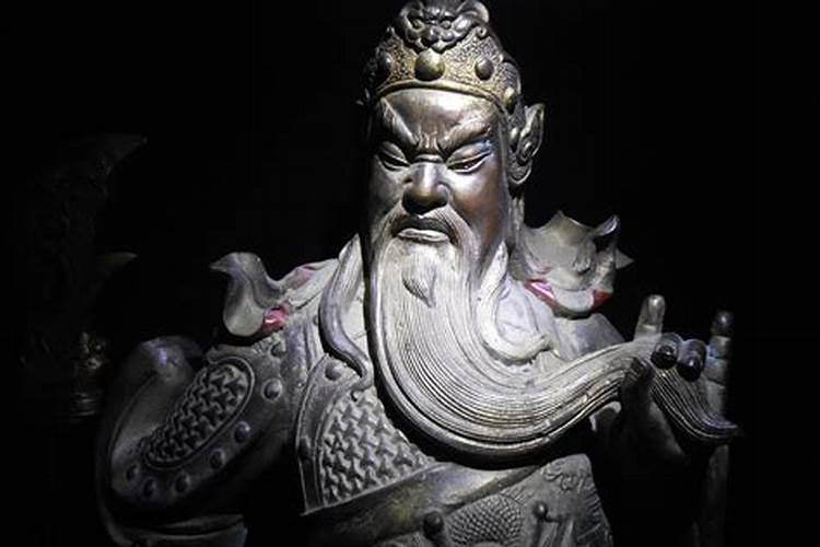 关二哥神像摆在什么位