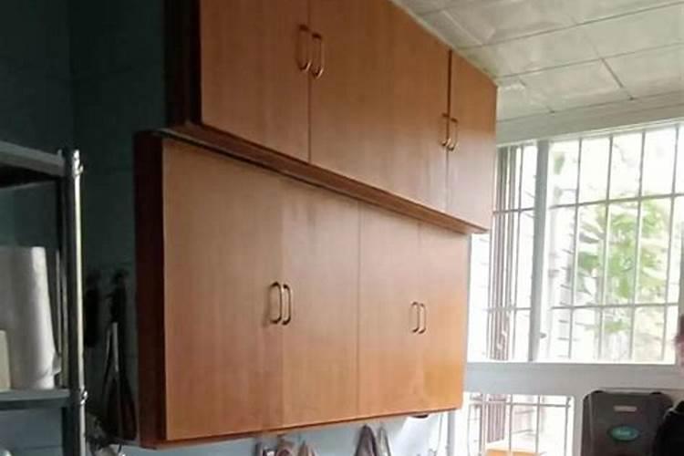 1我家房子建起二十多年了坐北朝南现在想在后面建个厨房可以吗