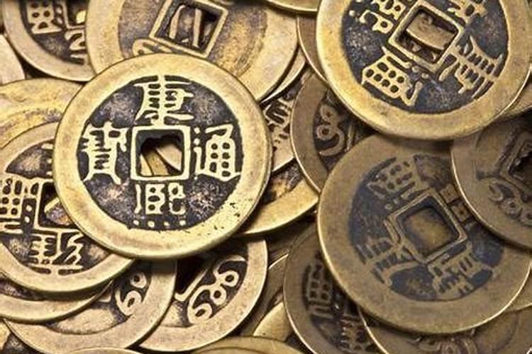 ...选择墓地的时候天生异象,为什么他放下一个铜钱就知道结果？