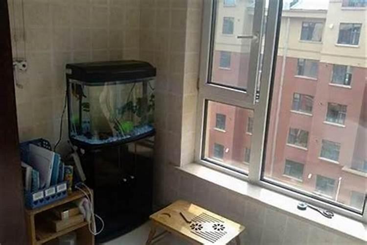 鱼缸放在卧室窗边可以吗卧室鱼缸摆放风水