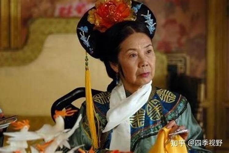 《女子泳装》这个祖坟上长着一棵树风水大臣后人必有天子!慈禧拔起树