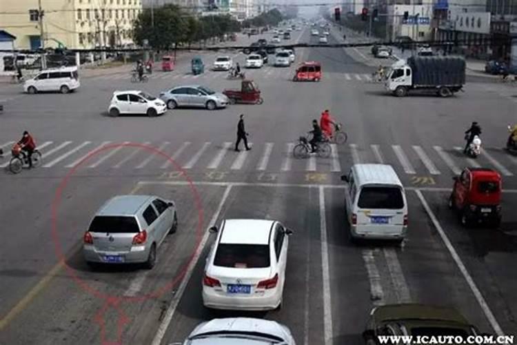 房子在十字路口的两大弊端及化解