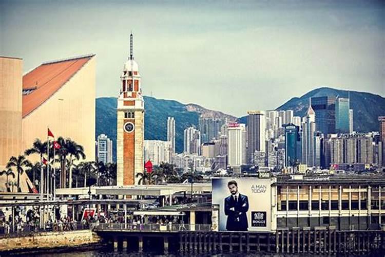 急~明天去香港旅游,住在港大附近。求一个香港三天的旅游攻略~