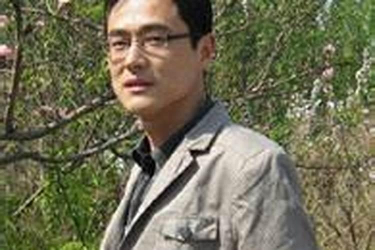 ...九月初三 上午 9点左右出生。请大师帮我算算 八字。看我命中 是不...