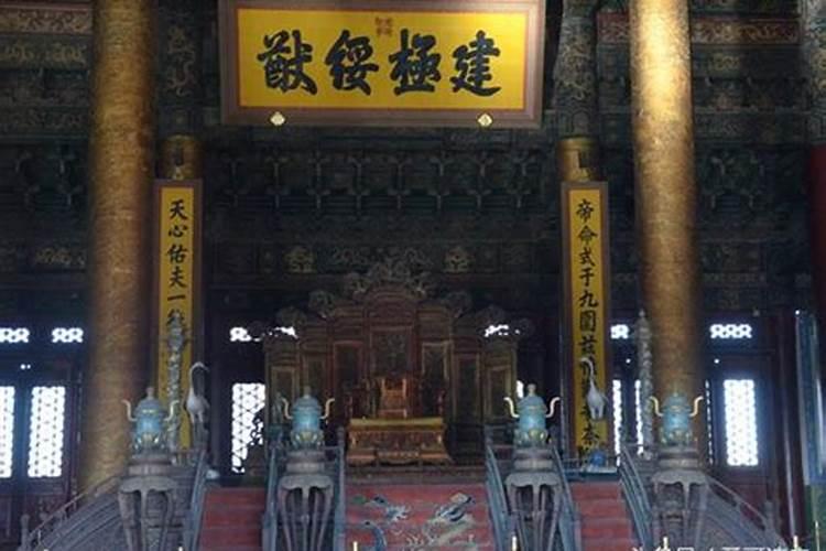 披麻在八字中代表什么意思