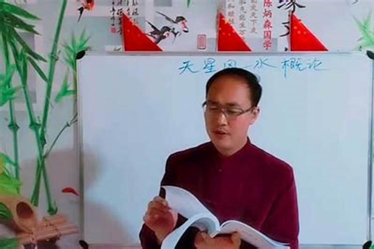 客厅西墙挂什么画最吉利最旺？