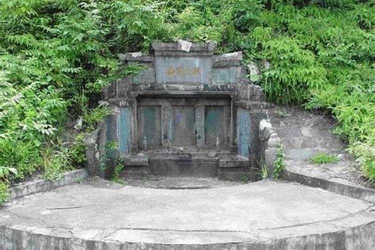 吉安天华山公园是墓地？