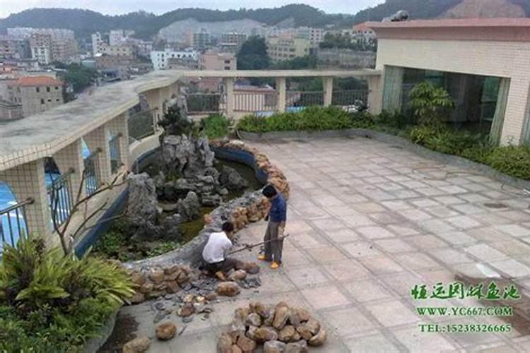 在客厅的楼顶你做个水池养鱼风水角度来看好不好