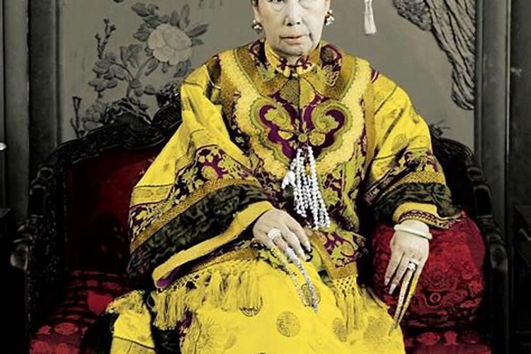 他14岁时曾抛下玉扳指,为大清皇朝找到一块绝妙的风水宝地