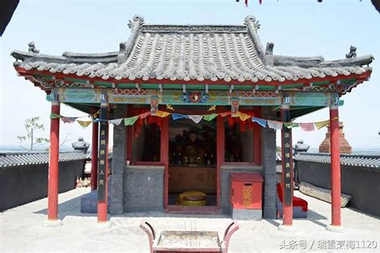 吴劫体内的八尾狐是谁