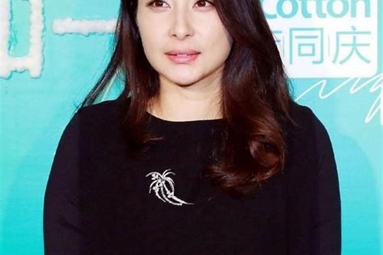 婚宴一只鲍鱼花费2000元,婚房更是价值30亿,李嘉诚有多满意大儿媳？