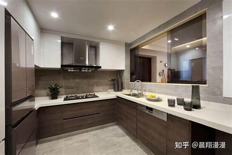 求教风水大师(懂风水者)! 办公室里摆放两盆澳洲衫(南洋杉)好吗？百度...