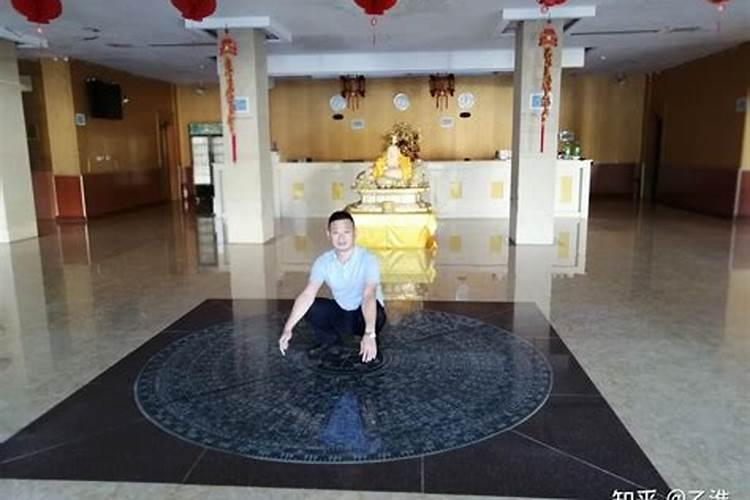 风水师帮忙看好入新房的日子在黄历上是忌搬新房的要紧吗？可以搬新房...