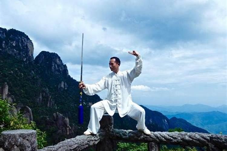 夏商周三代贵族墓葬以什么为主要埋葬方式