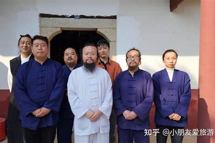 看风水的人叫我不要看书学习风水,那样子没有用,一定要去拜师才行,你们...