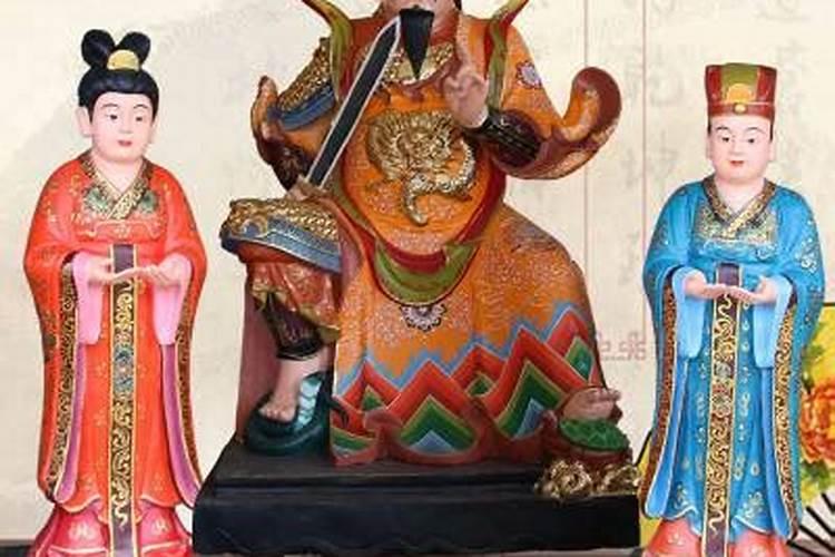 请教风水大师,农村住宅在家里安装神楼(神堂)的位置有什么讲究吗？例如神...