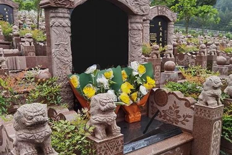 客厅东墙挂什么画最好？