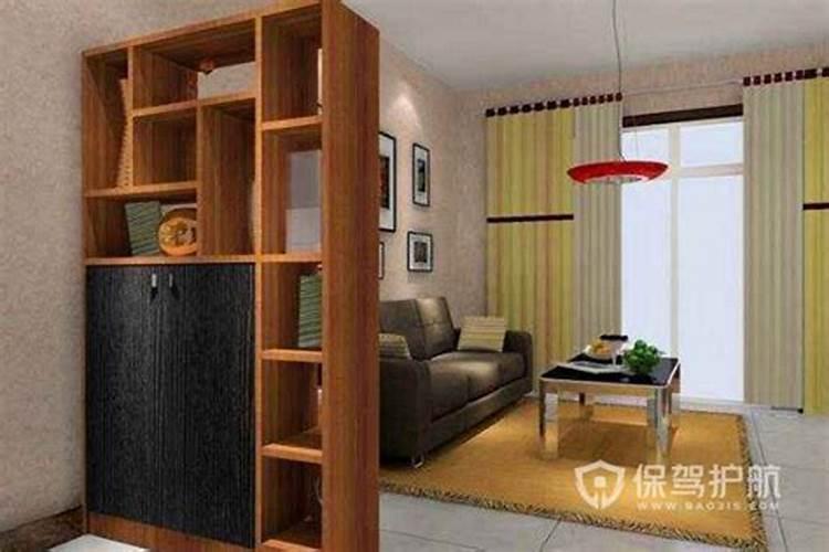 请大师帮忙看看 卧室里的衣柜嵌入卫生间里 在风水上有什么不好吗？