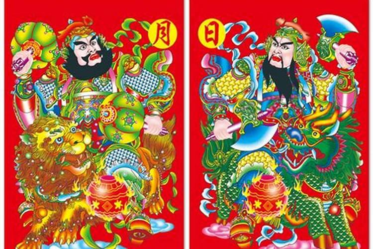 一个门神贴在什么位置
