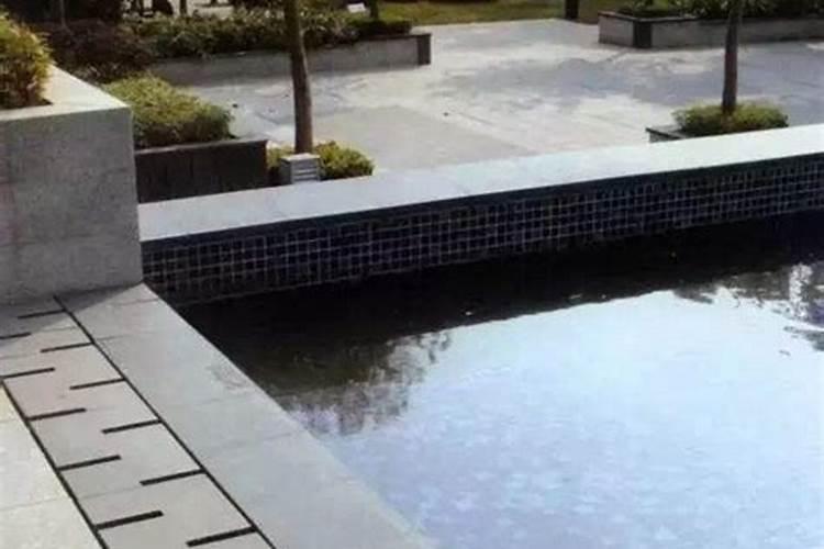 南北向阴宅要排水能围着阴宅四周做一圈排水沟吗？