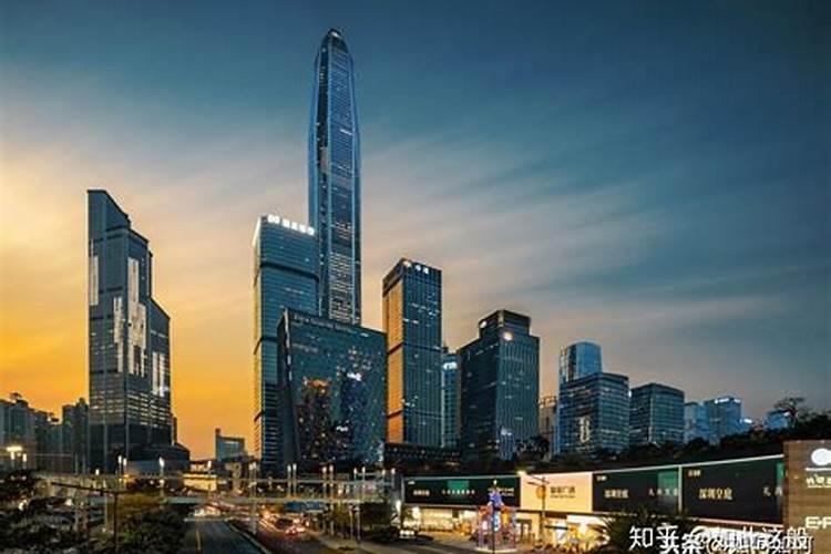 深圳中银大厦被设计为红色的背后原因是什么