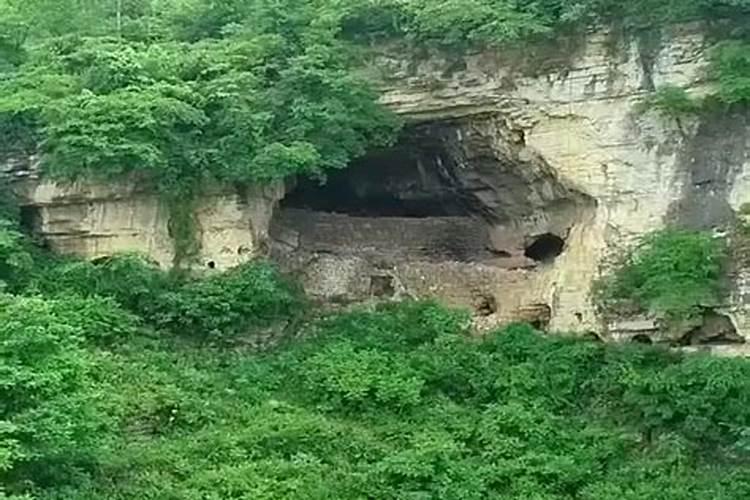山洞 对房子风水有 影响吗？请各位大师指点一下 谢谢