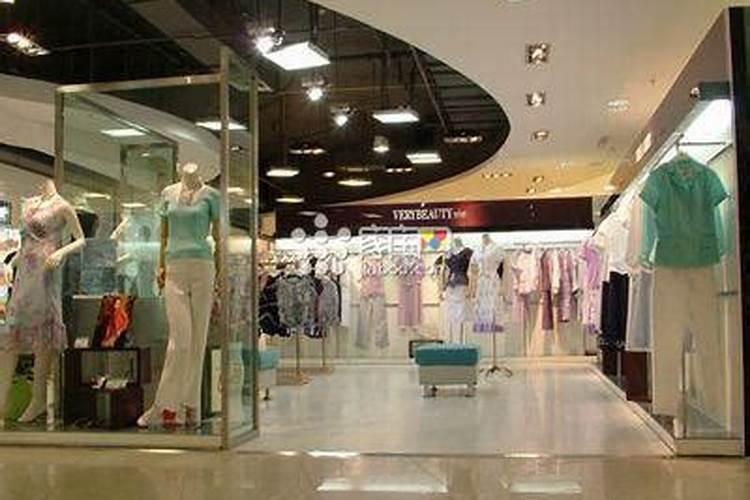 女装店放什么招财