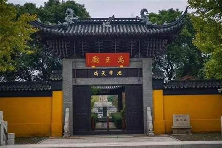 江苏、浙江附近有没有能提供清修、包括食宿的寺庙啊,女士