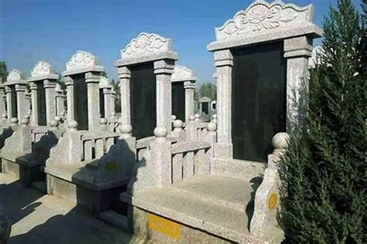 在寺庙旁建墓,风水上好不好？？急!!