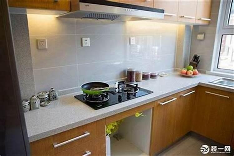 大房子建好后,再从屋前左边建一个厨房风水有影响吗？