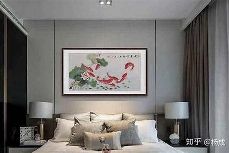 卧室墙上挂什么风水好