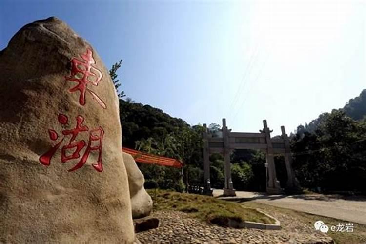哪位师兄认识明一居士？明一居士是哪里人？明一居士皈依什么宗？ 各位...