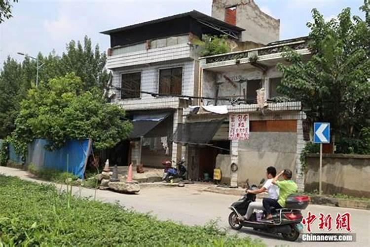 阳宅风水大门口正宗被订了全名铁丁子有影响吗？