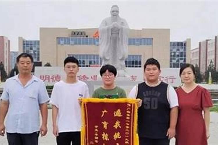 ...我们想在2011年结婚,请问我们什么时候登记比较好,选个什么日子...