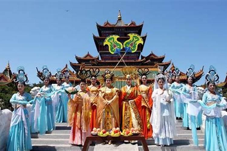 北海琼华岛北坡山水布局特点