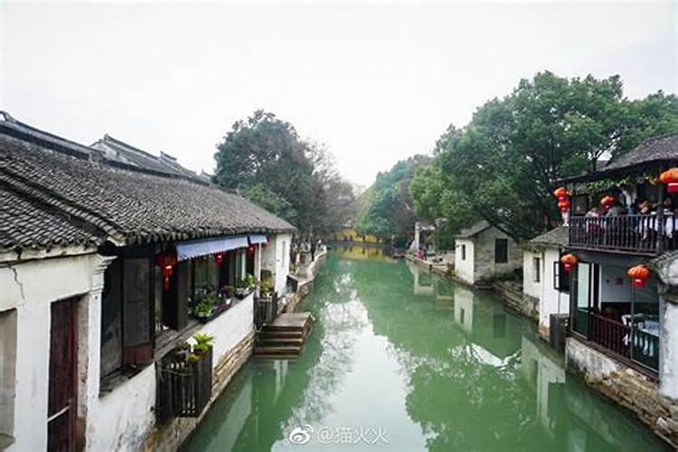 中国特色小镇有哪些？ 具体点哪些比较有名？