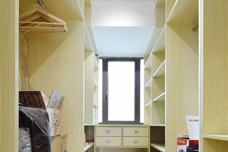 门屋大门正对处又建仓库好吗？