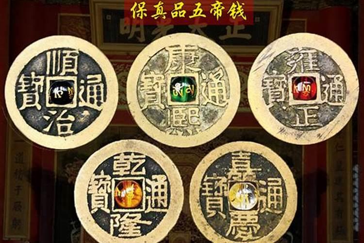 我买了一套新房,请我们当地的一个风水师去看,他提议装修时在进房门的...