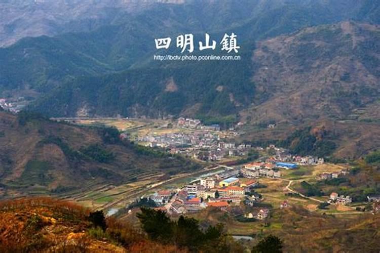 卫斯理的家族背景如何？