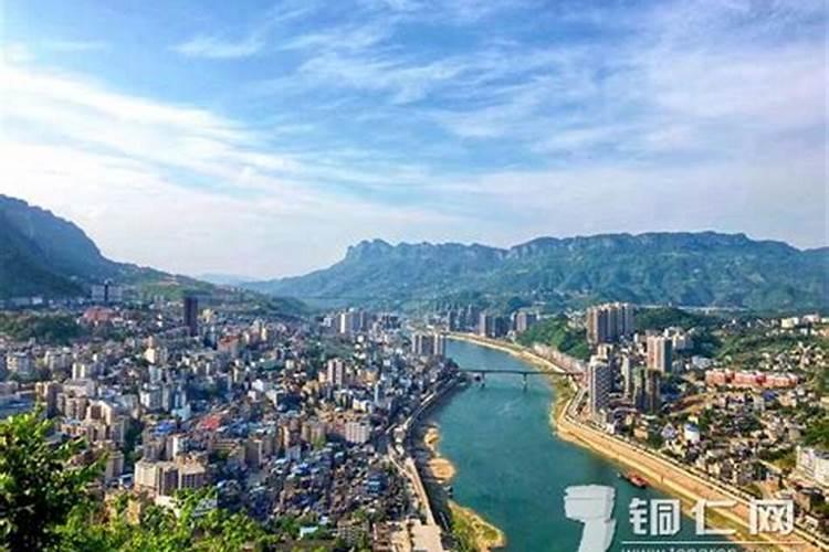 农村自建房房屋顶的瓦什么颜色的好？