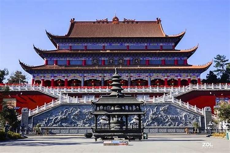 农村自建房大门选什么材质好,应注意哪些风水问题