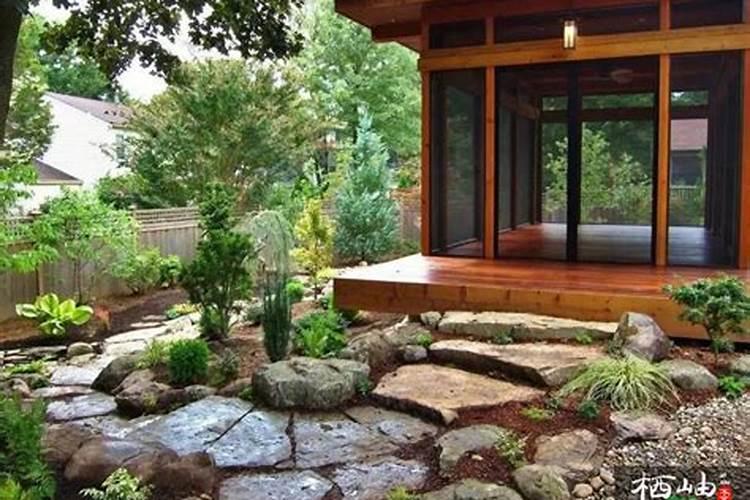 农村厕所建在院外的东南角,风水好不好？